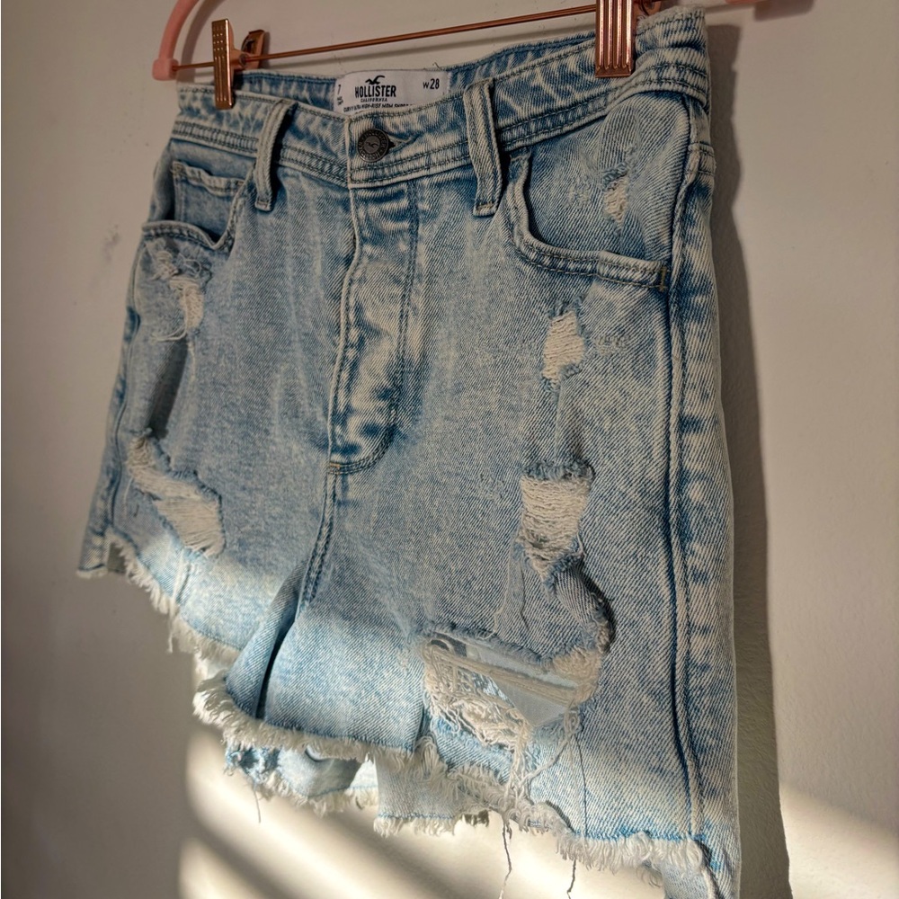 Hollister Co Curvy Ultra High Rise Mom Shorts